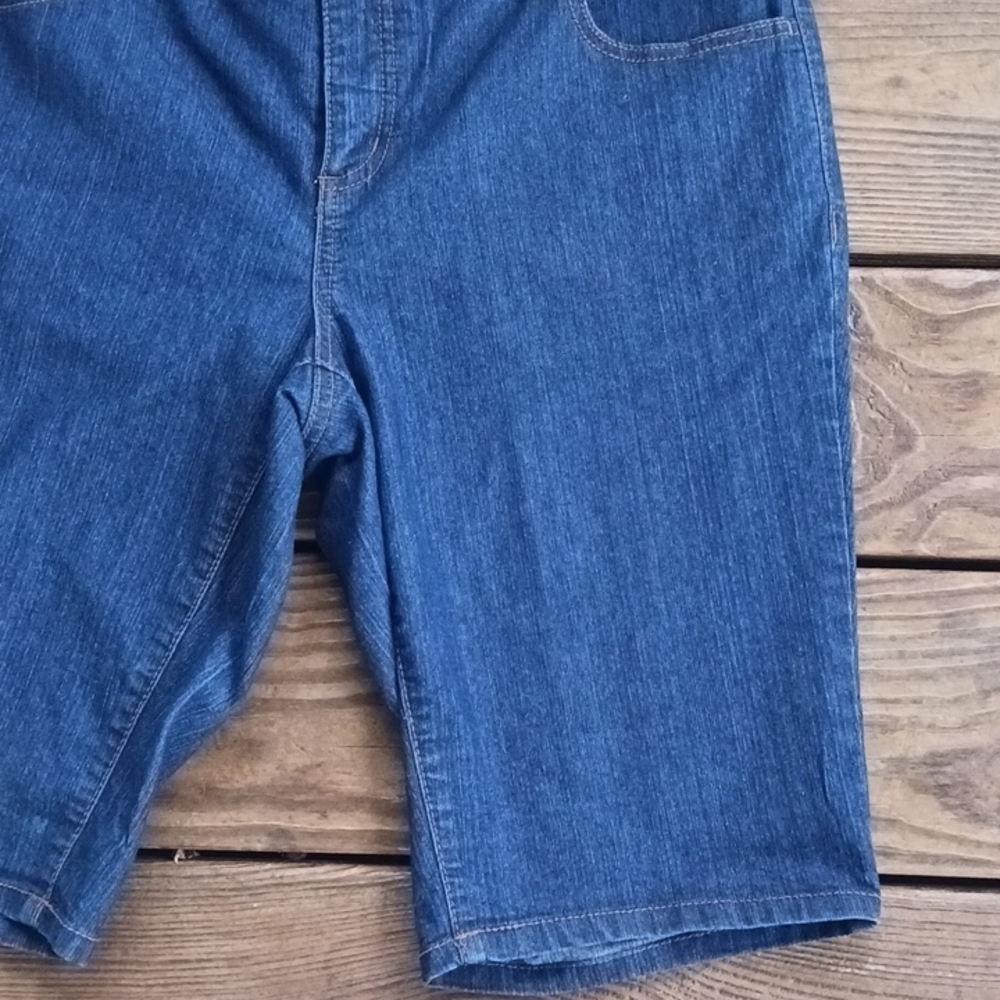Faded Glory women's Bermuda jean shorts size 10 - Picture 2 of 7